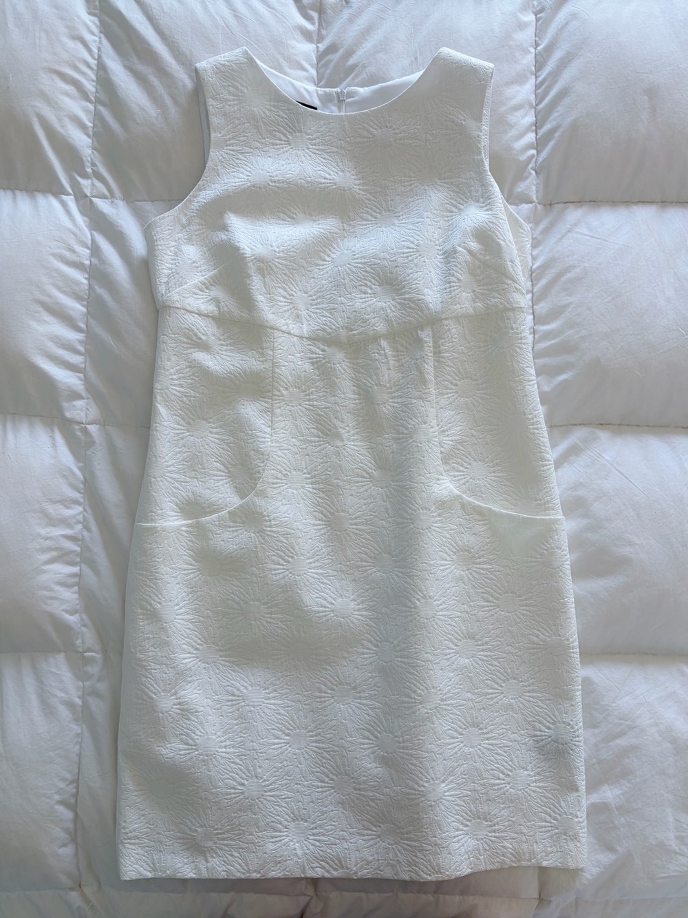 I.N. Studio White Textured Sleeveless Mini Dress